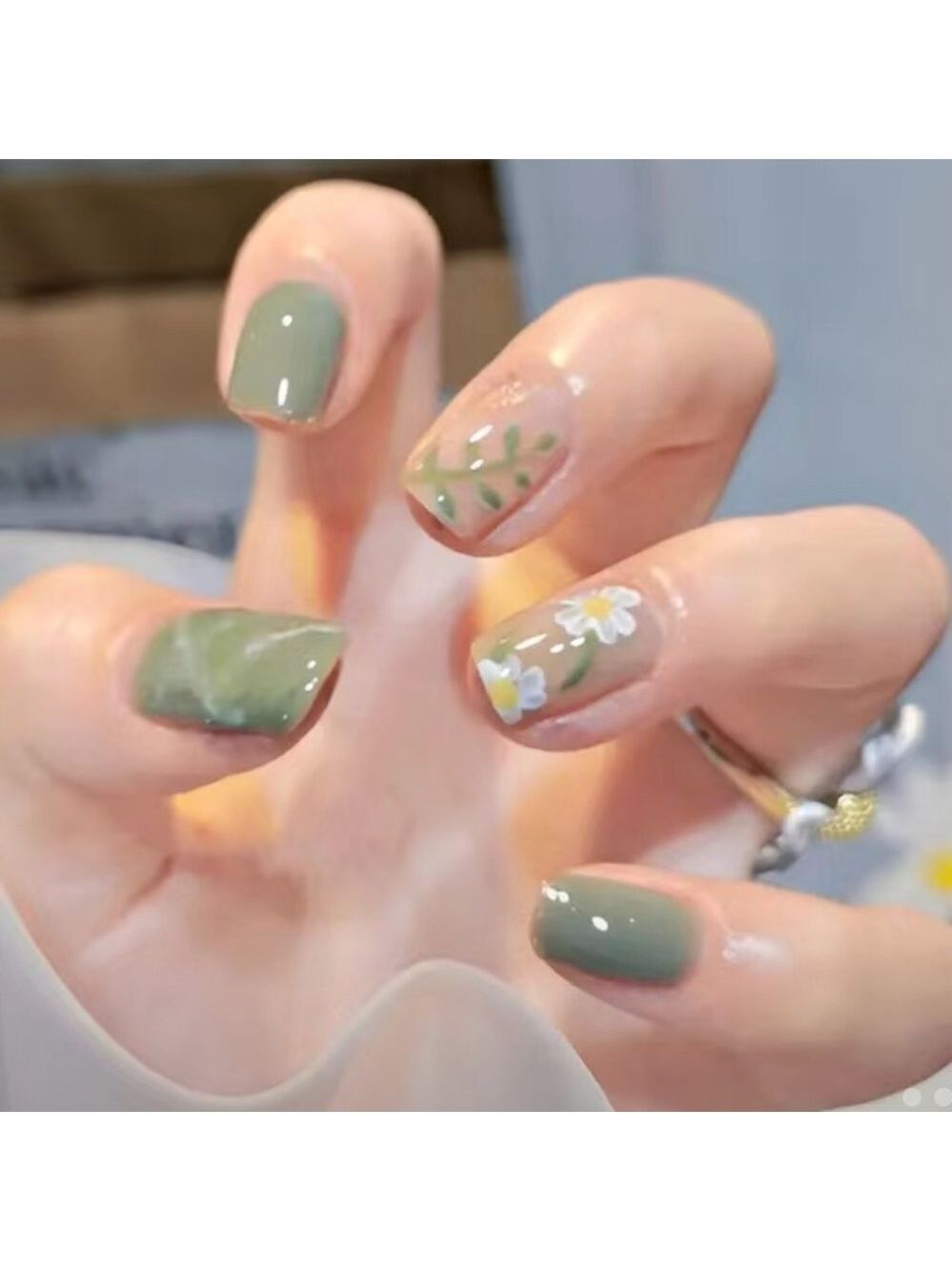 Glossy Gal - Nail Junkie - full artificial nail set